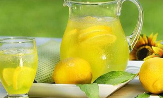 柠檬水可以减肥，柠檬水的功效与作用（可以促进减肥）