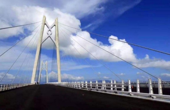 世界三大跨海大桥：港珠澳居榜首 第三是第一海上立交桥