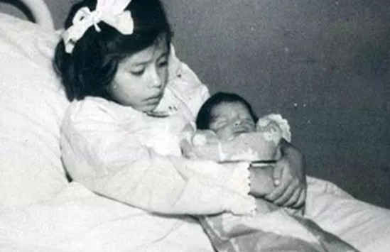 世界上最年轻的父母:秘鲁女孩5岁生下男婴